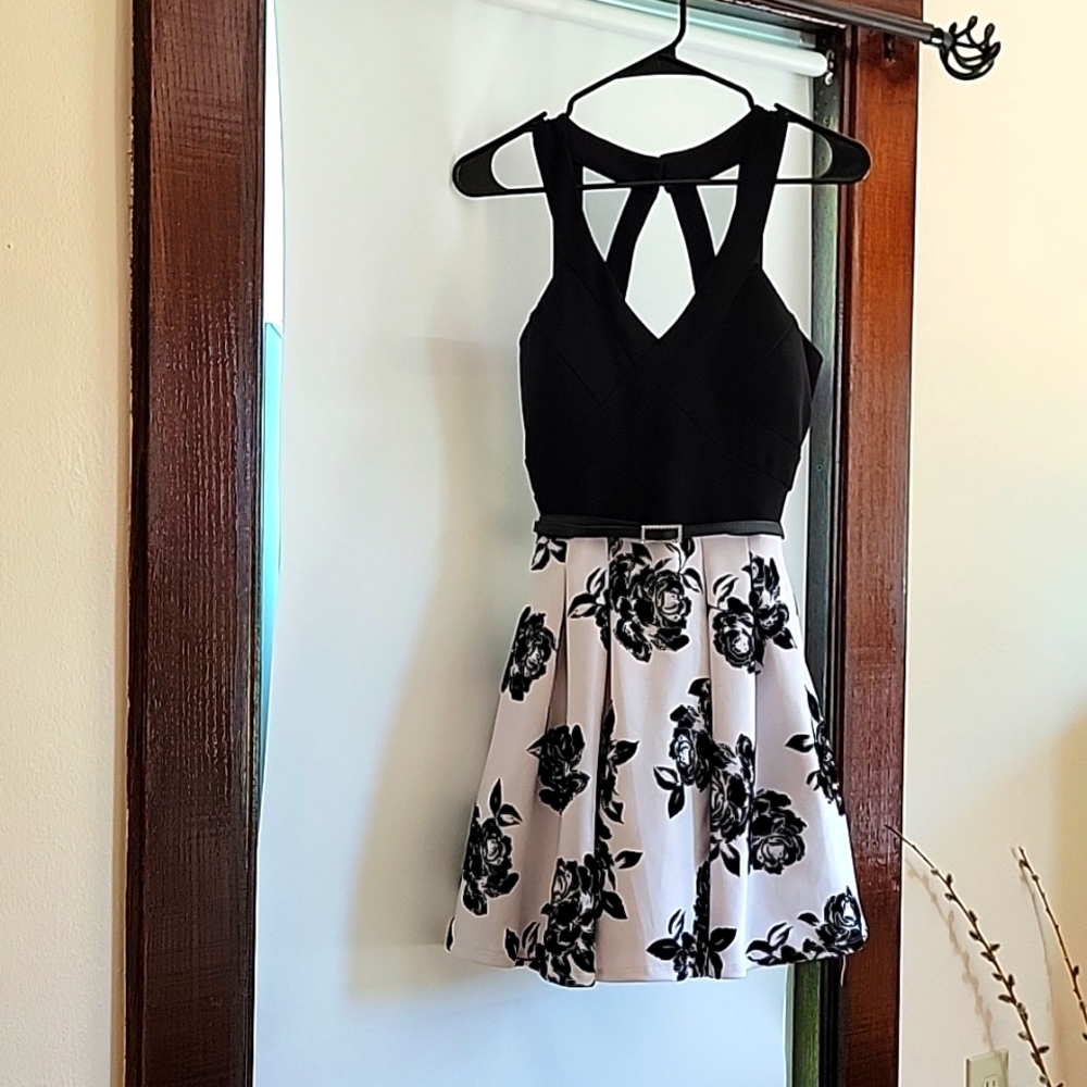 Beautiful Dress, Juniors size 5